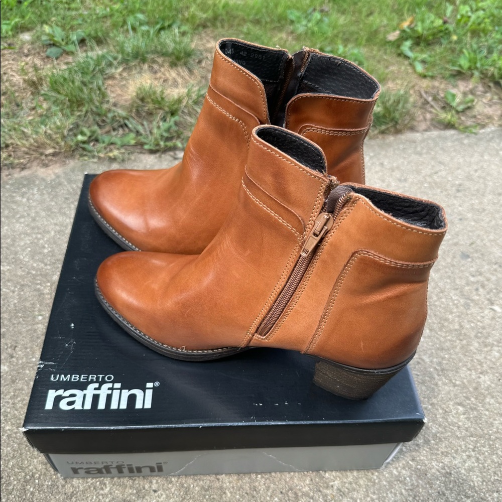 Umberto Raffini leather boots